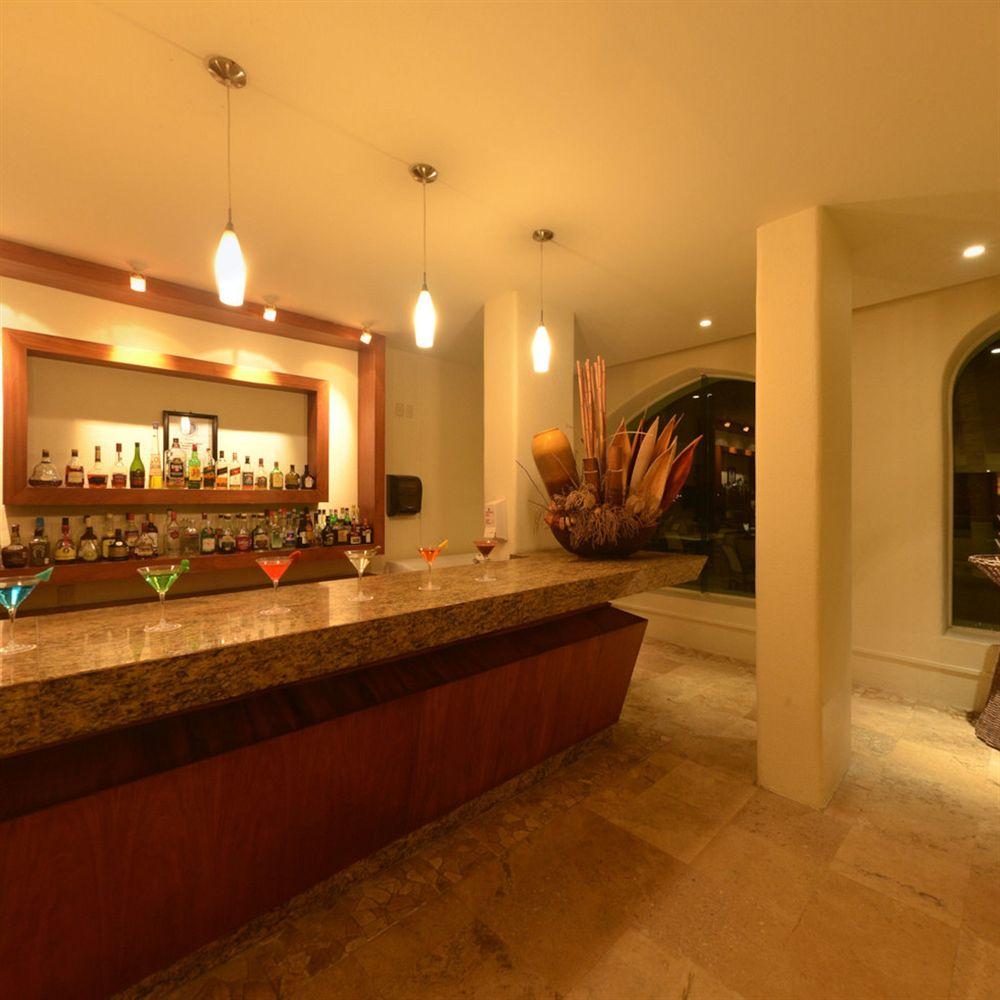 Camino Real Manzanillo Hotel Exterior photo