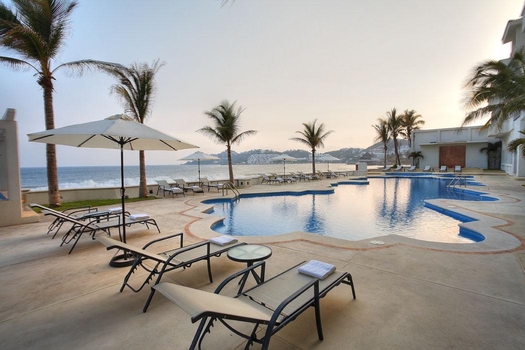 Camino Real Manzanillo Hotel Exterior photo