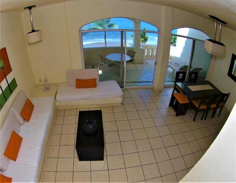 Camino Real Manzanillo Hotel Exterior photo