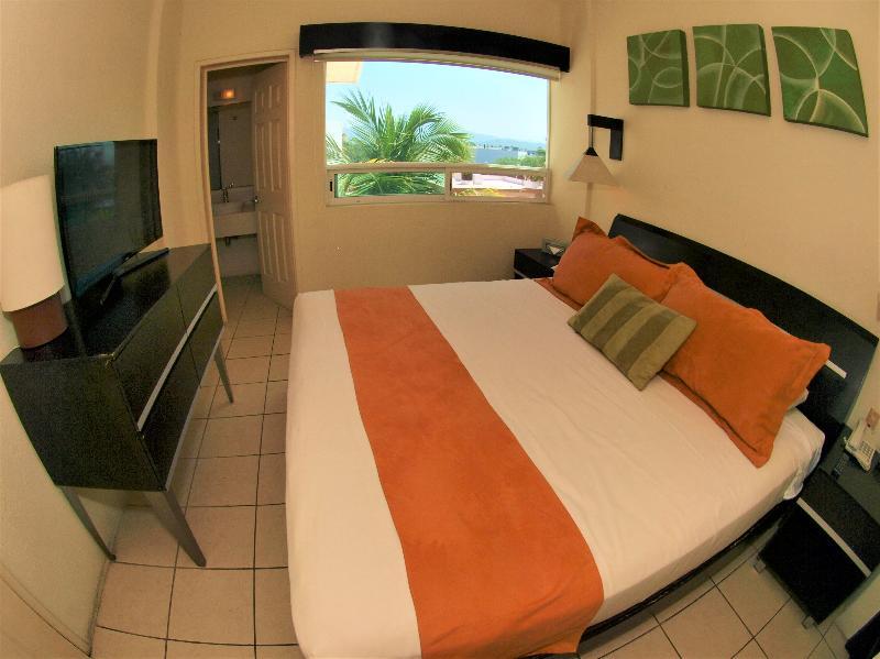 Camino Real Manzanillo Hotel Exterior photo
