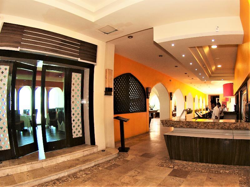 Camino Real Manzanillo Hotel Exterior photo