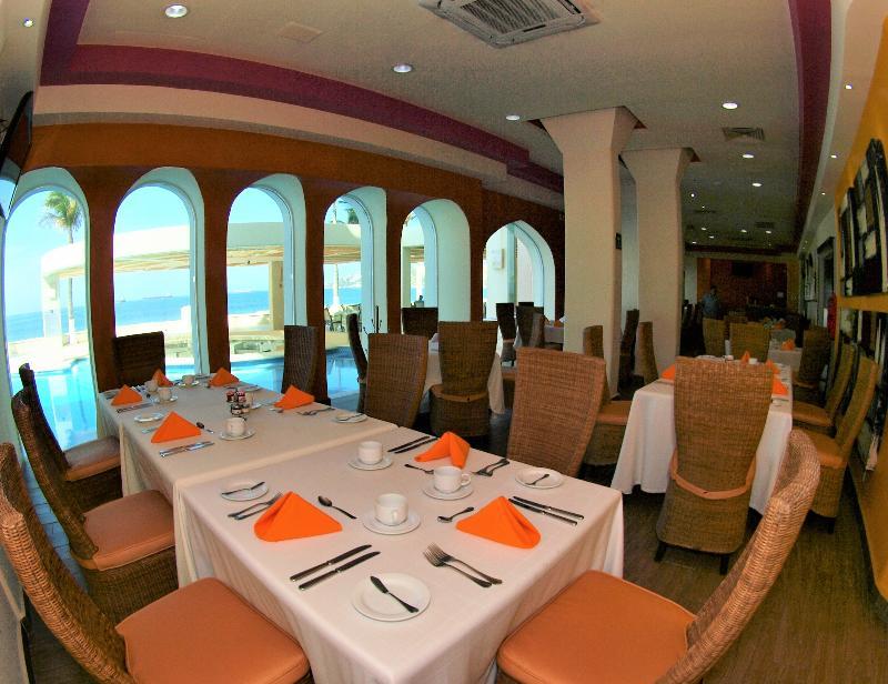Camino Real Manzanillo Hotel Exterior photo