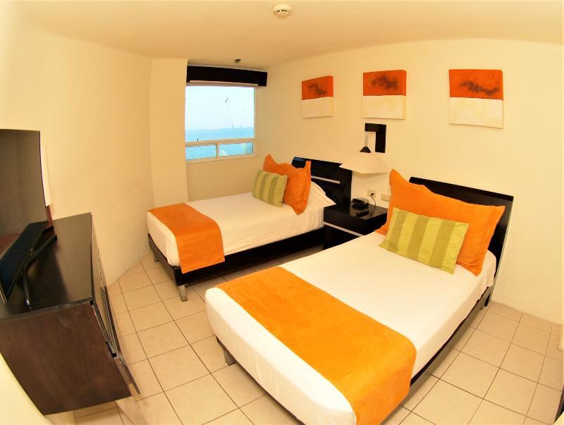 Camino Real Manzanillo Hotel Exterior photo